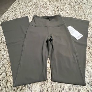 💗GET 20% OFF💗 NWT Lululemon Groove Super-High-Rise Flared Pant Nulu Army Green